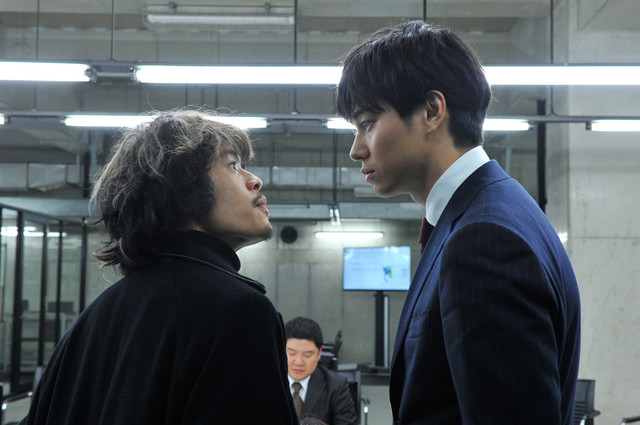 新版《死亡笔记》电影剧照曝光 东出昌大、池松壮亮对峙 资讯 第3张 新版《死亡笔记》电影剧照曝光 东出昌大、池松壮亮对峙 资讯 第3张