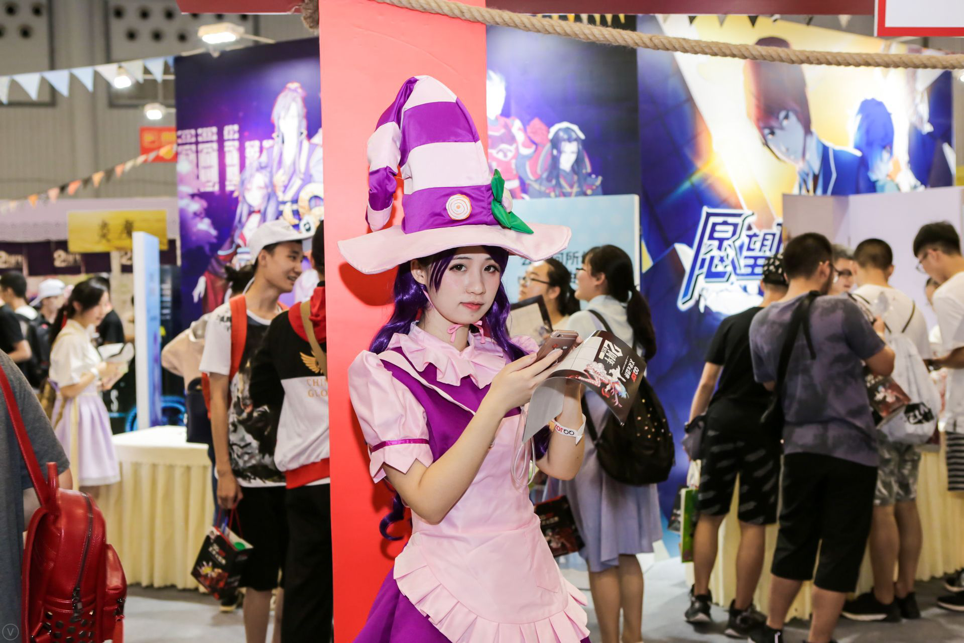 QQJOY首日，粉丝排队在QQ动漫展区打枪… 业内 第3张