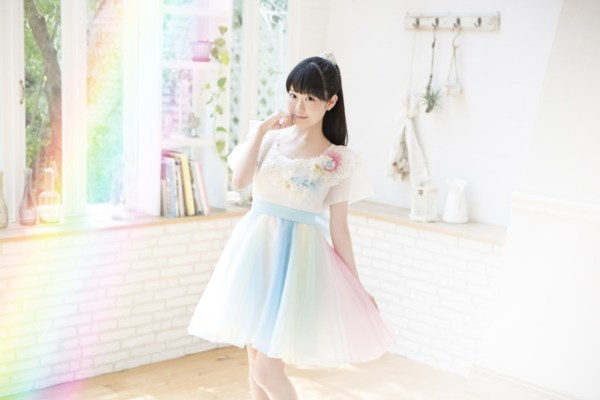 「东山奈央」个人演唱会宣传影像公开 首张专辑《Rainbow》将于十月发售 