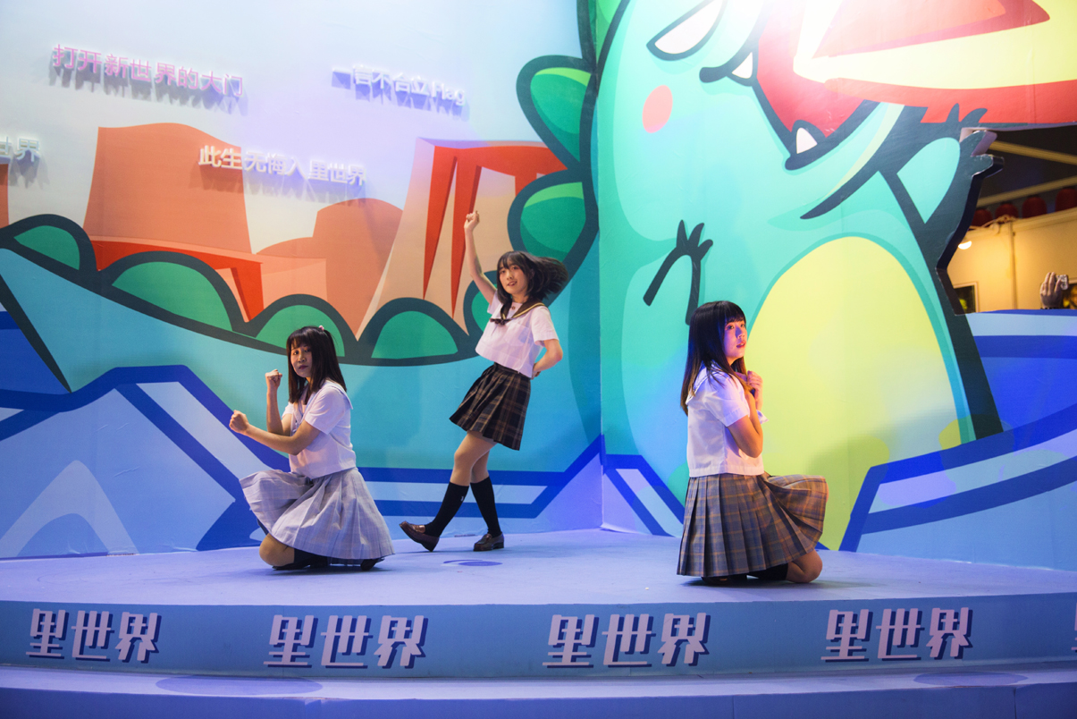 萤火虫动漫游戏嘉年华惊现恐龙 二次元萌新「里世界」初次亮相 漫展 第8张