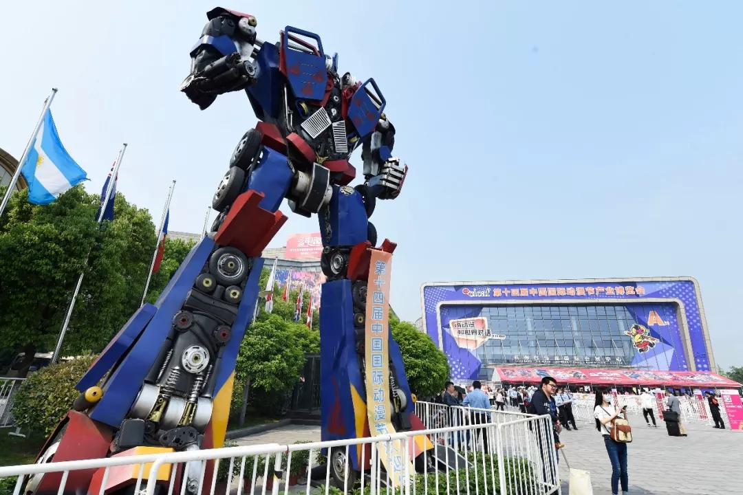 太嚇人！杭州中国国际动漫节惊现奇异"变形巨兽"！ 漫展 第2张