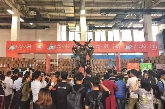 太嚇人！杭州中国国际动漫节惊现奇异"变形巨兽"！ 漫展 第5张