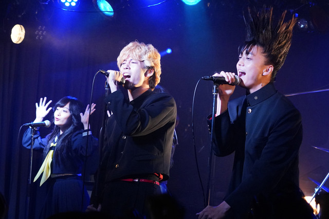 漫改真人《我是大哥大》主演结成乐队演唱主题曲《男人的勋章》 资讯 第4张