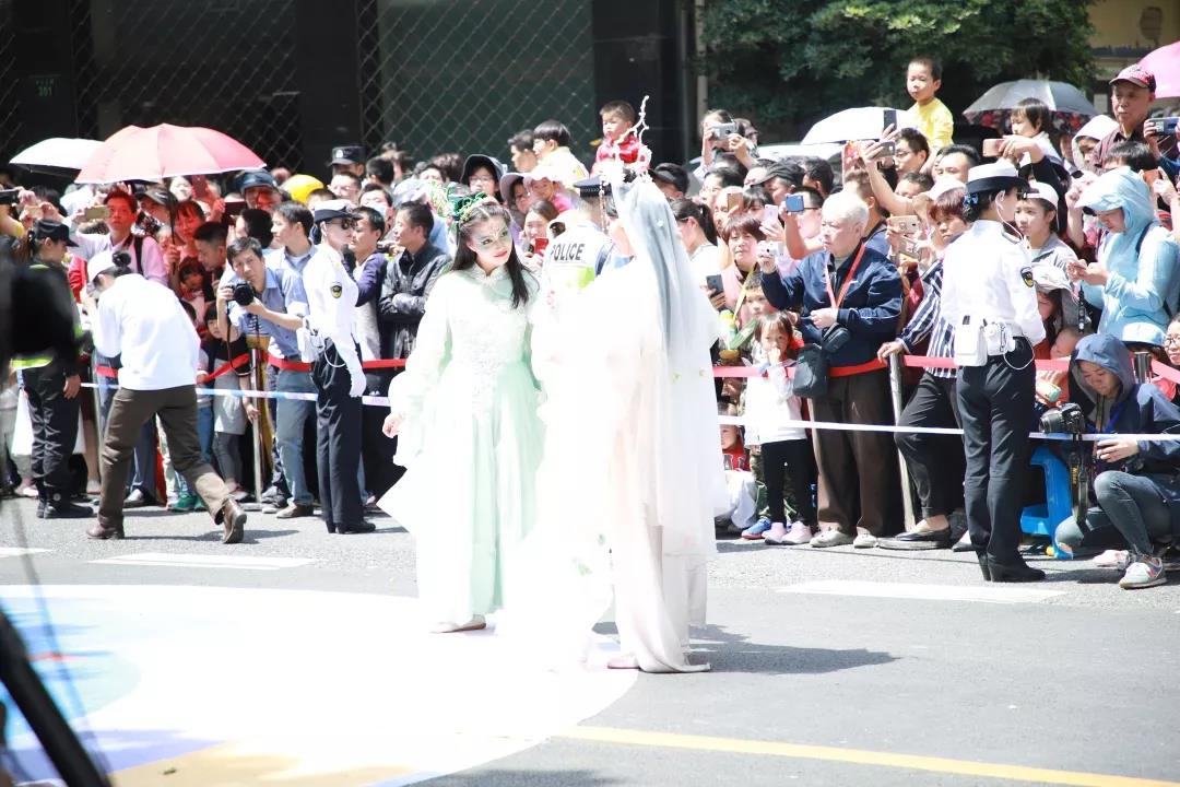 全民狂欢 | 白娘子、小猪佩奇、大师兄…你喜爱的角色，今天都现身了！ 漫展 第13张