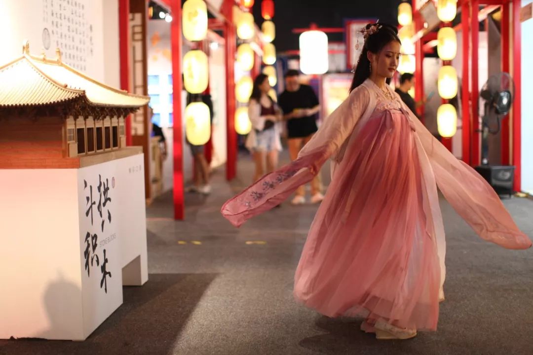 2020ChinaJoy首度亮相洛裳华服•赏  传统服饰文化潮下的游戏圈 资讯 第8张