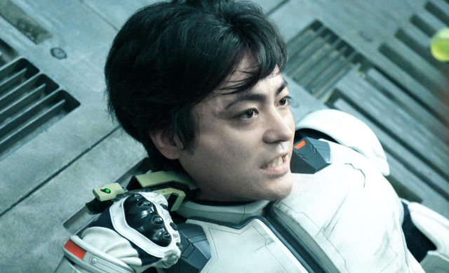 小栗旬颠覆妆容 漫改真人电影《火星异种》剧照曝光 资讯 第5张