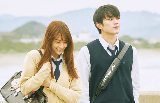 真人电影版《蜜桃女孩》公开预告影片 资讯 第2张