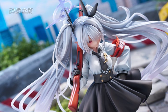 《蔚蓝档案》银镜伊织 1/7比例手办开始预约 周边 第2张 《蔚蓝档案》银镜伊织 1/7比例手办开始预约 周边 第2张