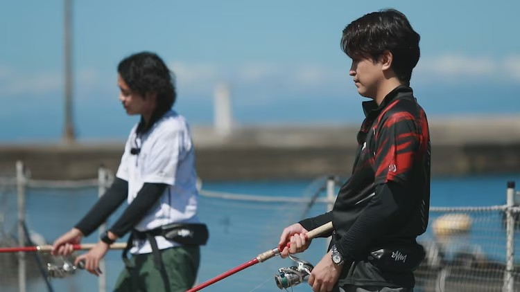  《悲喜渔生》钓鱼视频后篇公开，岩中睦樹等人挑战海上钓鱼。  资讯 第2张